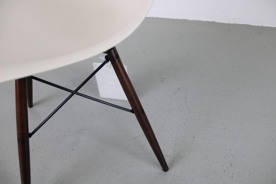 Vitra Eames DSW dinning chair, Pebble - Afbeelding 6