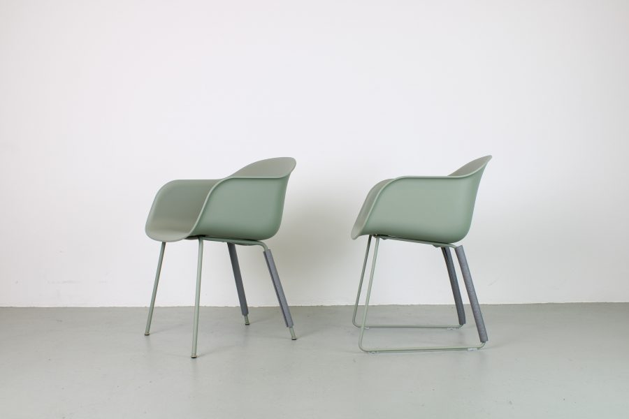 Muuto Fiber stoelen, zwart en dusty green - Afbeelding 3