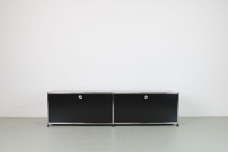 USM Haller lowboard, 150x35x35 cm, Graphite black, als nieuw