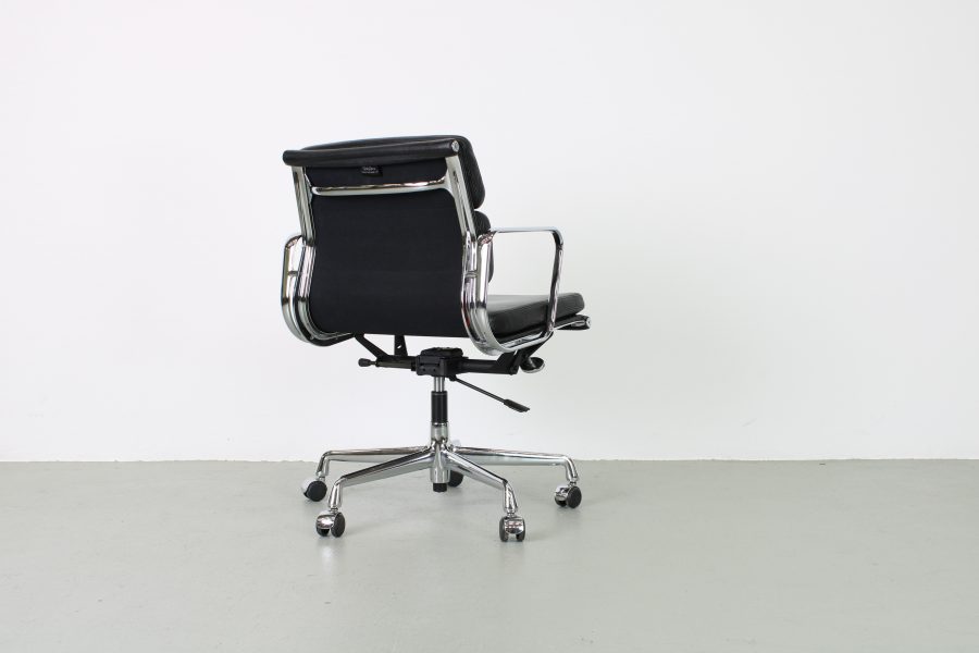 Vitra EA 217 Softpad bureaustoel, zwart leer/hopsak, Chroom - Afbeelding 3