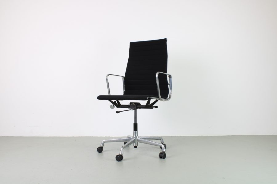 Vitra Eames EA 119 bureaustoel, Hopsak, Aluminium